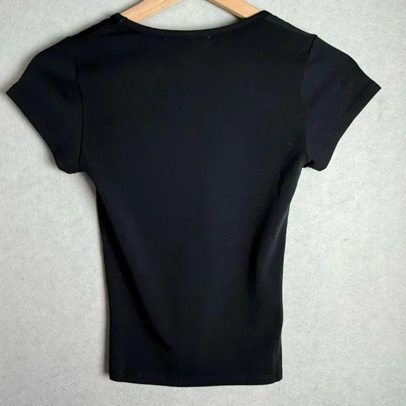Brand New WeWoreWhat Cropped Baby V-Neck Short Sleeve T-Shirt in Black NWT - Picture 2 of 10